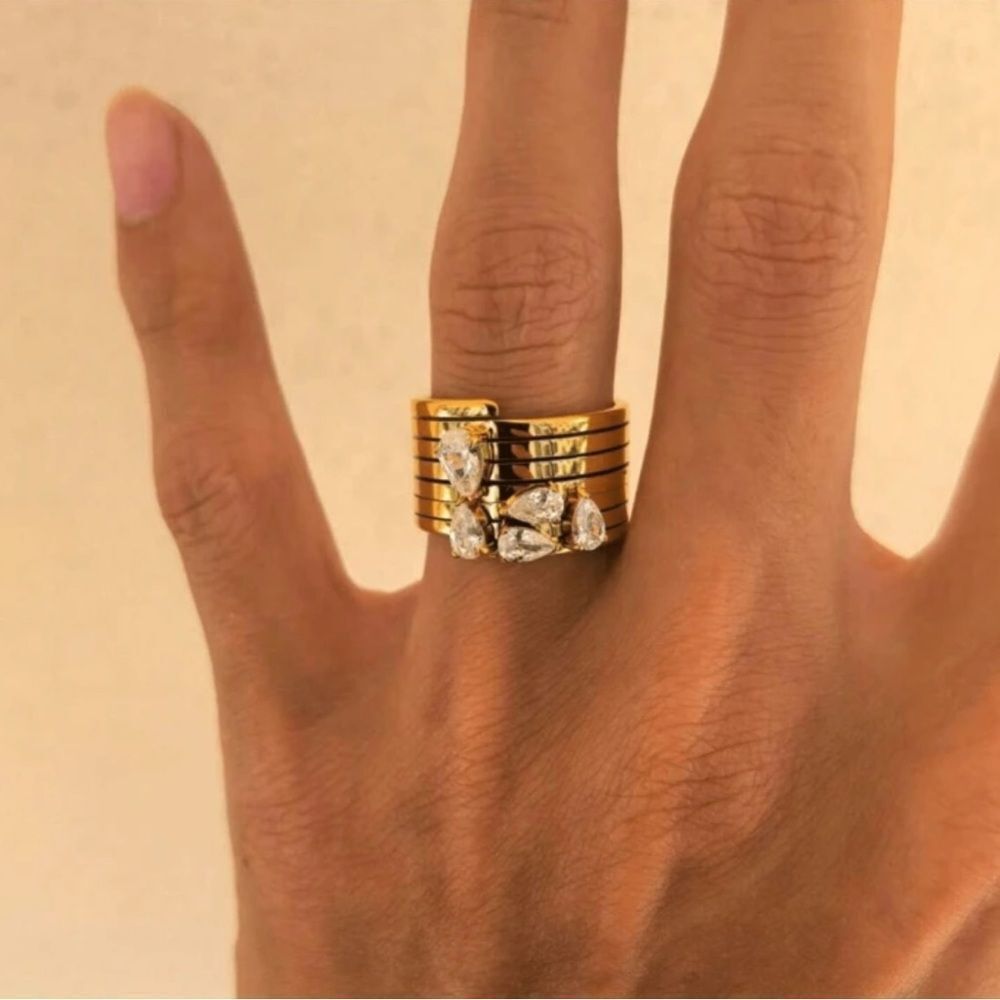 Gold Ring with Crystal Accents N1224 - Picture 3 of 6